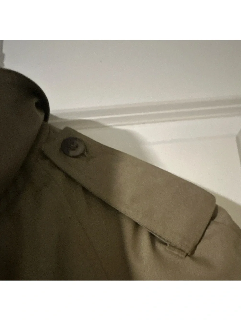 All Weather Men’s Brown Mid-Length Trench Coat lined pockets: Size 40R
